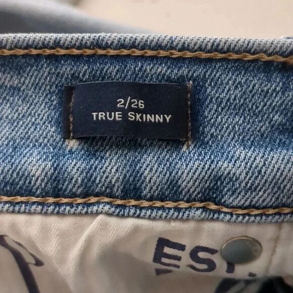 Gap Women's True Skinny Denim Jeans Light Wash Distressed Size 2/26 - Picture 5 of 6